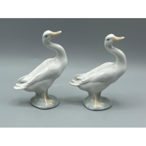 53 - Lladro x2 Little ducks 4552 in good condition and original boxes