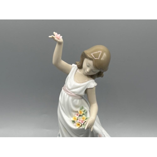 55 - Lladro 6580 ‘Garden dance’ in good condition and original box