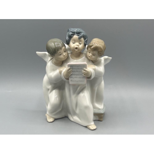 61 - Lladro 4542 ‘Singing Angels’ in good condition