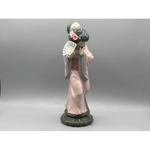 62 - Lladro 4990 ‘Timid’ in good condition