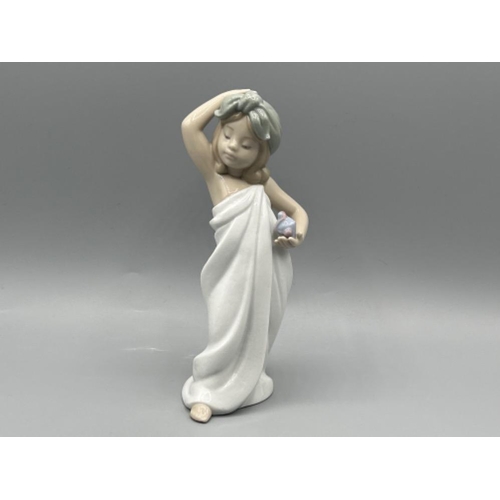 66 - Lladro 6799 ‘Just like New’ in good condition