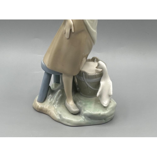 67 - Lladro 4682 ‘Milk pale’ in good condition