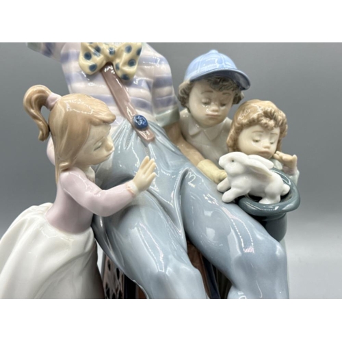 75 - Large Lladro figure 5771 Magic Of Laughter, good condition, height 27cm, with original box