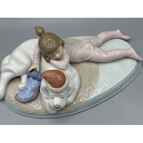 86 - Lladro “The Night Before Christmas Collection” figure 6673 Christmas Buddies, good condition, with o... 