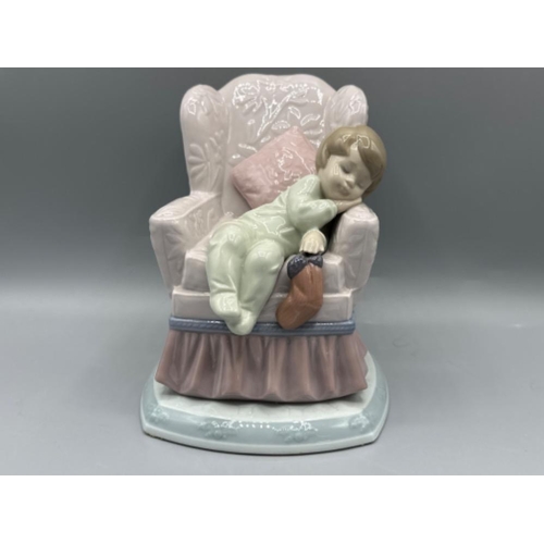 87 - Lladro “The Night Before Christmas Collection” figure 6667 Visions of sugar plums, good condition, h... 