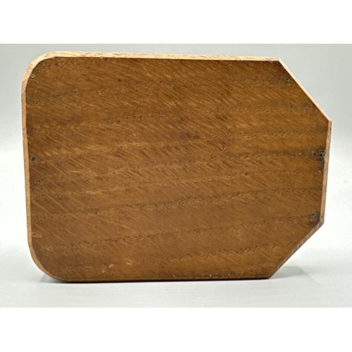 122 - Robert “Mouseman” Thompson carved solid oak ash tray - 10x7.5cm