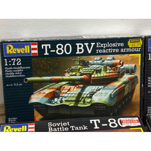 236 - 5x boxes of Revell buildable 1.72 scale army tanks