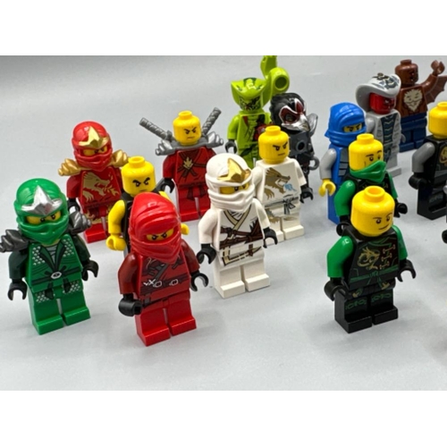 255 - Lot of six Legends of Chima Lego figures to include Rogon & Eris also includes a large quantity of L... 