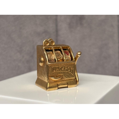 42 - 9ct Yellow Gold Jackpot fruit machine charm - weighing 16.25 grams and 1.5cm in length x 2.1cm in he... 