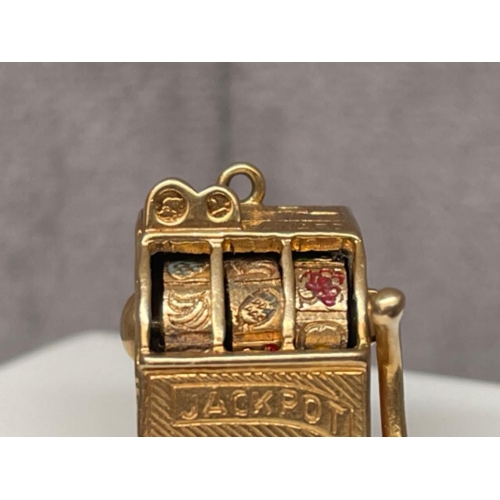 42 - 9ct Yellow Gold Jackpot fruit machine charm - weighing 16.25 grams and 1.5cm in length x 2.1cm in he... 