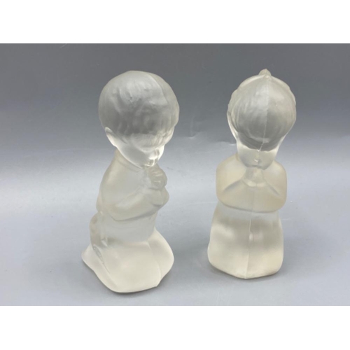 173 - Fenton Clear matte praying boy and girl figurines