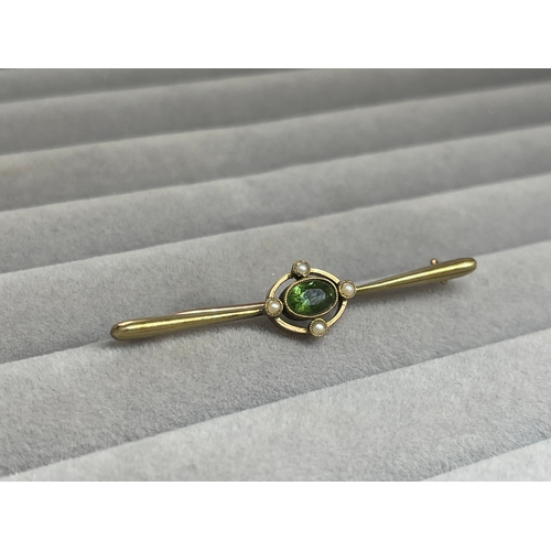 42 - 15ct Yellow Gold Hallmarked Bar Brooch Featuring a Green Stone and Seed Pearls Weighing 2.66 grams