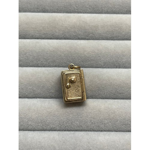 45 - 9ct Yellow Gold Fully Hallmarked Safe Charm - This lot opens via a lock to allow you to visualise a ... 