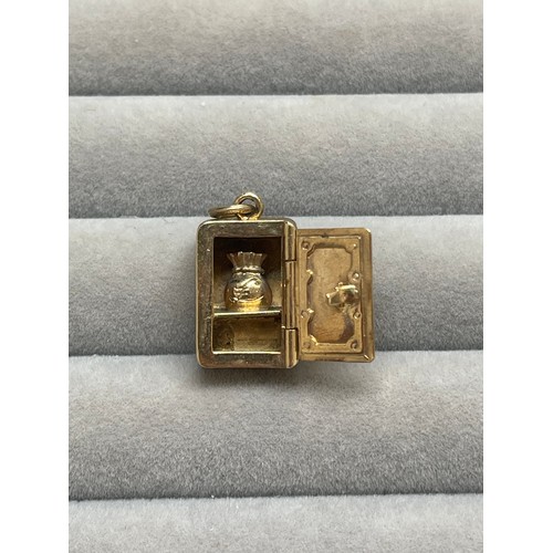 45 - 9ct Yellow Gold Fully Hallmarked Safe Charm - This lot opens via a lock to allow you to visualise a ... 