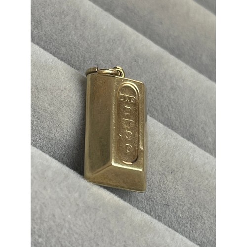 48 - 9ct Yellow Gold Fully Hallmarked Gold Bar Charm Weighing 1.41 grams