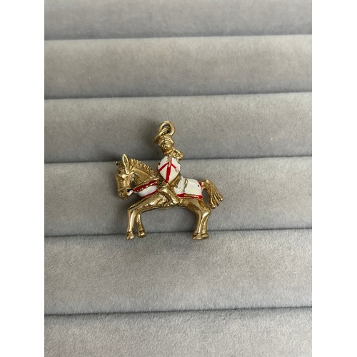 51 - 9ct London 1971 Hallmarked Knight Templar Enamel Charm Weighing 10.10 grams