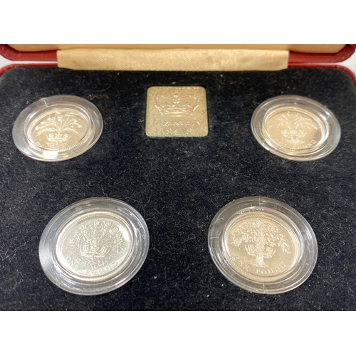 162 - 1984 - 1987 £1 silver proof coins in original case of issue