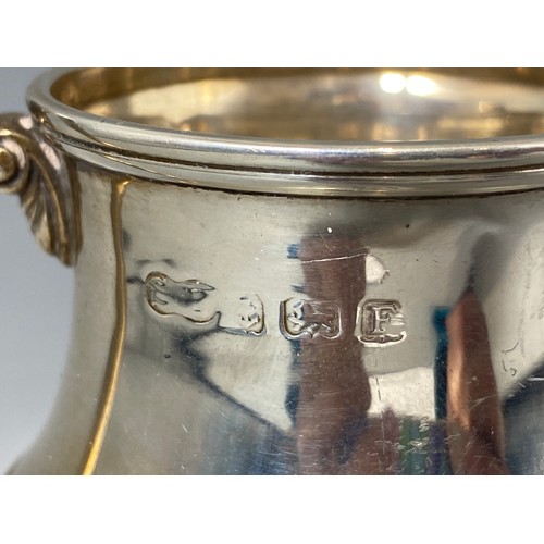 117 - Silver milk cup hallmarked Birmingham 1930, weight 138 grams