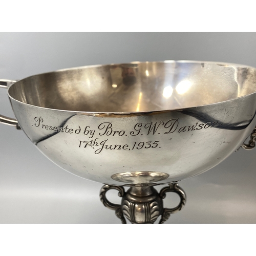 109 - Nicely designed large silver trophy hallmarked Birmingham 1933, weight 430 grams