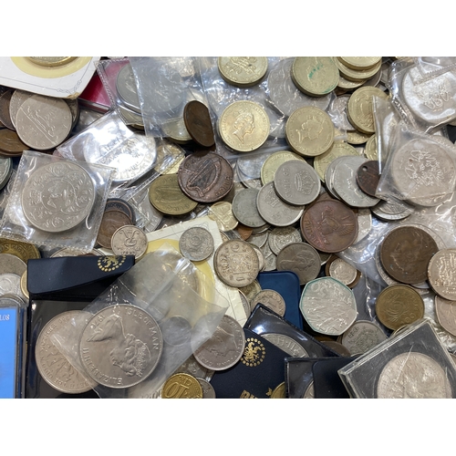 146 - Large quantity of coins to include old £2, half crowns and old 50p