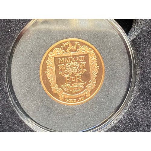 92 - The Royal Mint 2022 Queens Platinum Jubilee Proof Sovereign in protective capsule & box with certifi... 