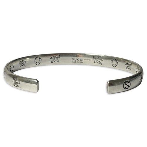 20 - Gucci Silver 'Love Is Blind' Bangle  weighing 13.4 grams