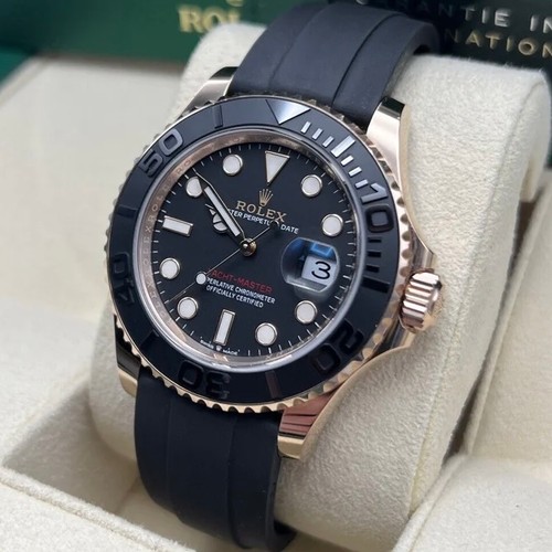 85 - Rolex 2022 Yacht-Master Rose gold 40mm on black rubber strap, full set with box, card, swing tag and... 