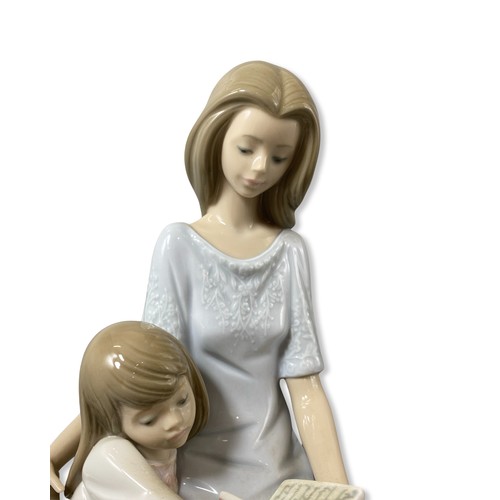 1 - Lladro 5457 Bedtime Story in good condition