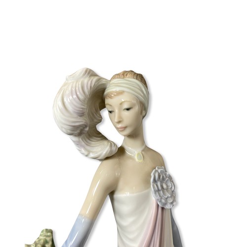 2 - Lladro 5283 Socialite of the 20's in Good condition