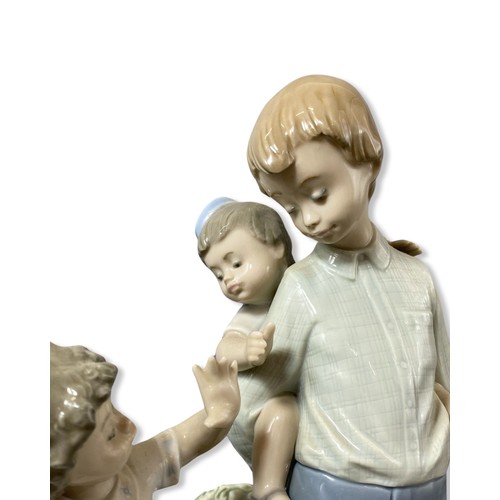 3 - Lladro 5702 Back to school in Good condition