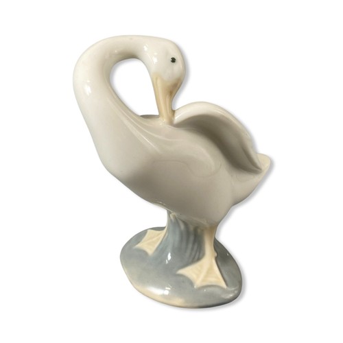 25 - Lladro Geese x 2 Good condition