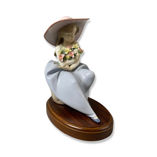28 - Lladro 5862 Fragrant bouquet, comes with plinth with slight petal damage