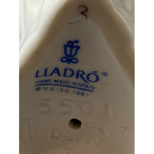 40 - Lladro 5501 Time to sew, Good condition