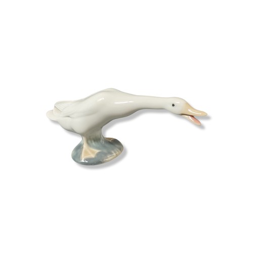 58 - Lladro 4551 little duck, Good condition, comes in box