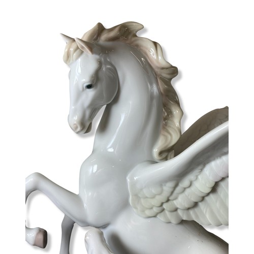 75 - Lladro 1778 Signed Limited Edition No 785 Pegasus, Good condition, comes with box and plinth