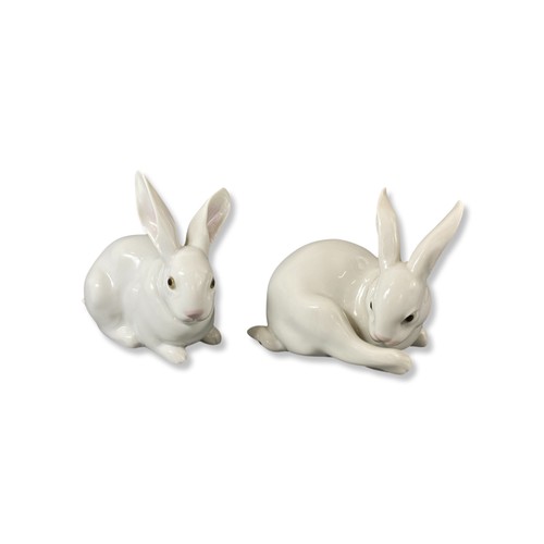 101 - Lladro 5905 Attentive Bunny and 5906 Preening Bunny, Good condition, boxed