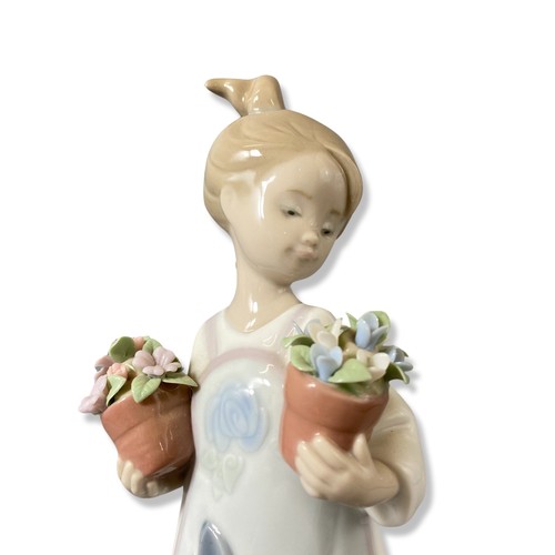 95 - Lladro Pots full of posies, Good condition, comes in box