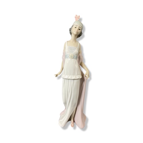 107 - Lladro 5788 Talk of the town, Good condition