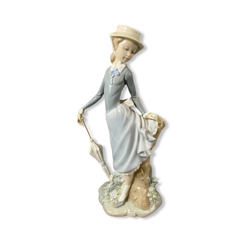 105 - Lladro 4912 Young lady in trouble, Good condition
