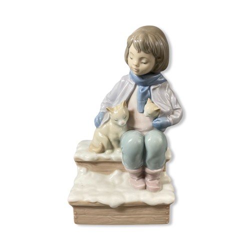 153 - Lladro 8023 Room for three, Good condition, comes in box