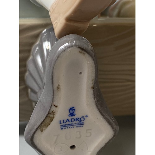 156 - Lladro 10th Anniversary edition 7635 Ten and Growing, Good condition, comes in box