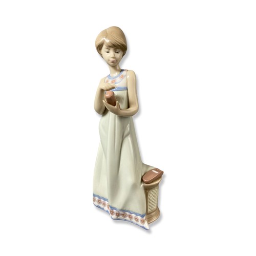 164 - Lladro 5607 Calling a friend, Good condition, comes in box