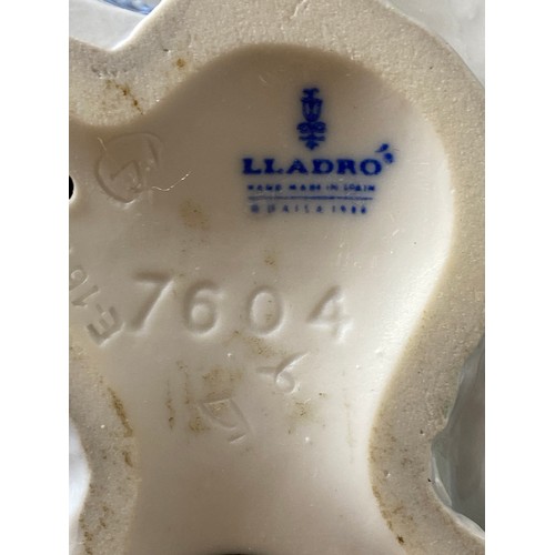 170 - Lladro 7604 School days, comes in box, has a flower missing