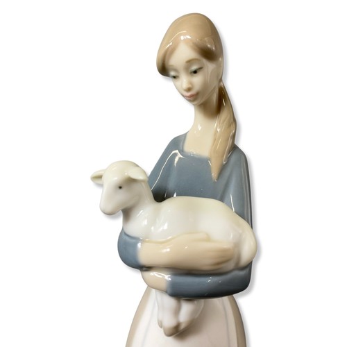 162 - Lladro 4505 Girl with lamb, Good condition, comes in box
