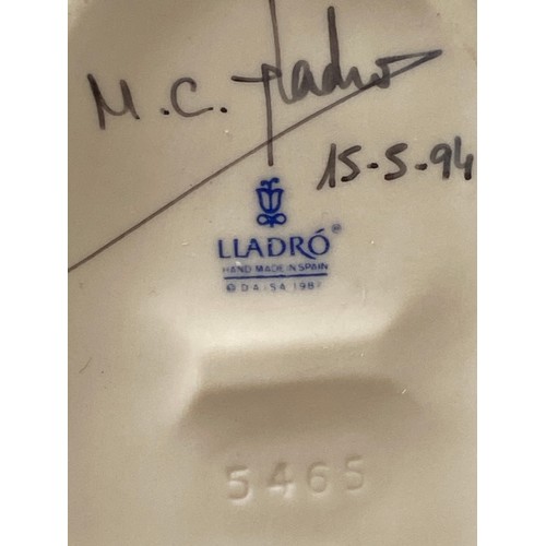 193 - Lladro Signed and dated 5465 Look at me, has petal damage throughout, Comes in box