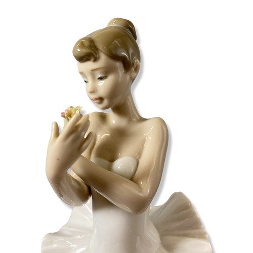 190 - Lladro 7641 For a perfect performance, Good condition, comes in box