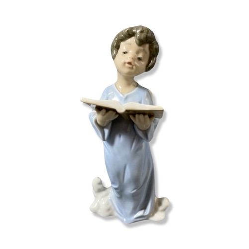 132 - Lladro Signed and dated 5724 Angelic voice, Good condition, comes in box