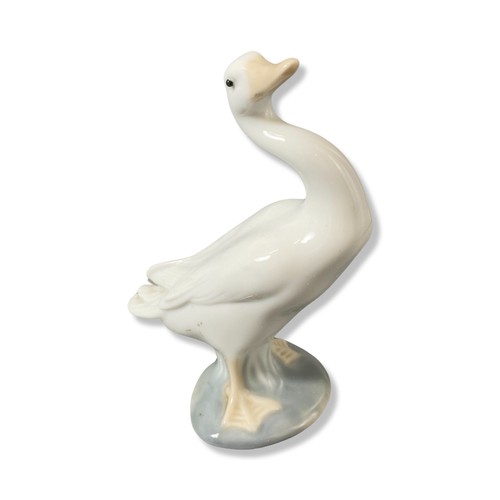 141 - Lladro Signed and dated 4552 Little duck, Good condition, comes in box