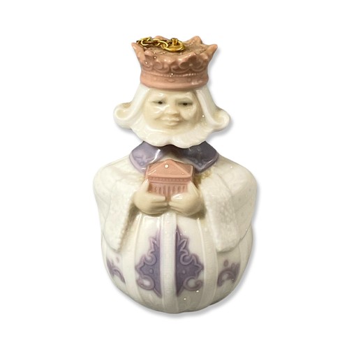 254 - Selection of Lladro decorations including two kinds, a jester & a solider