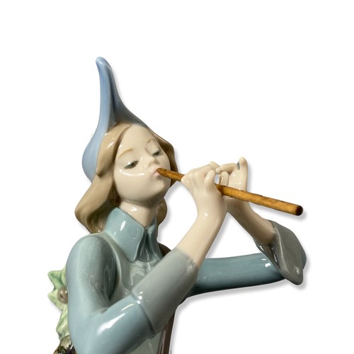 21 - Lladro Privilege Gold collection 8425 Pied Piper Of Hamelin Good condition comes in original box